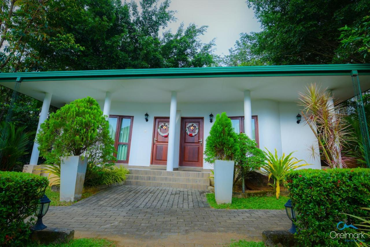 Seethawaka Regency Avissawella Exterior foto