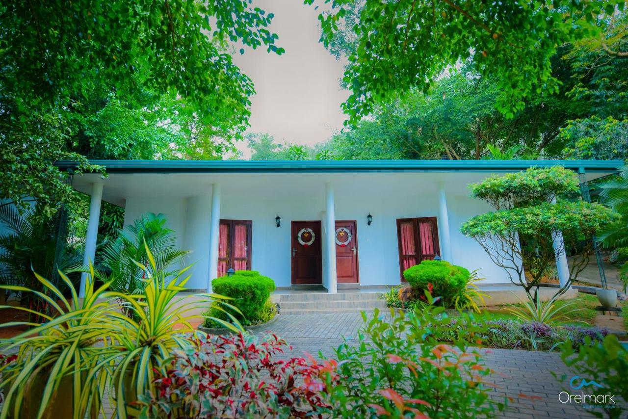 Seethawaka Regency Avissawella Exterior foto